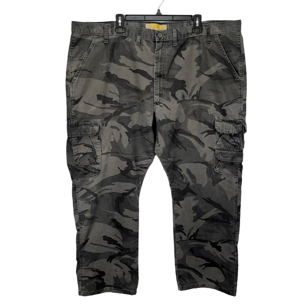 ⛔️ SOLD! ⛔️ Men's Wrangler 46x30 Cargo Pant Blk Gray Camo 9 Pocket Utility Jeans
